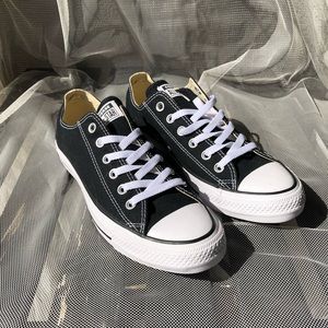NWOT Chuck Taylor All Star Low Top Canvas Shoe